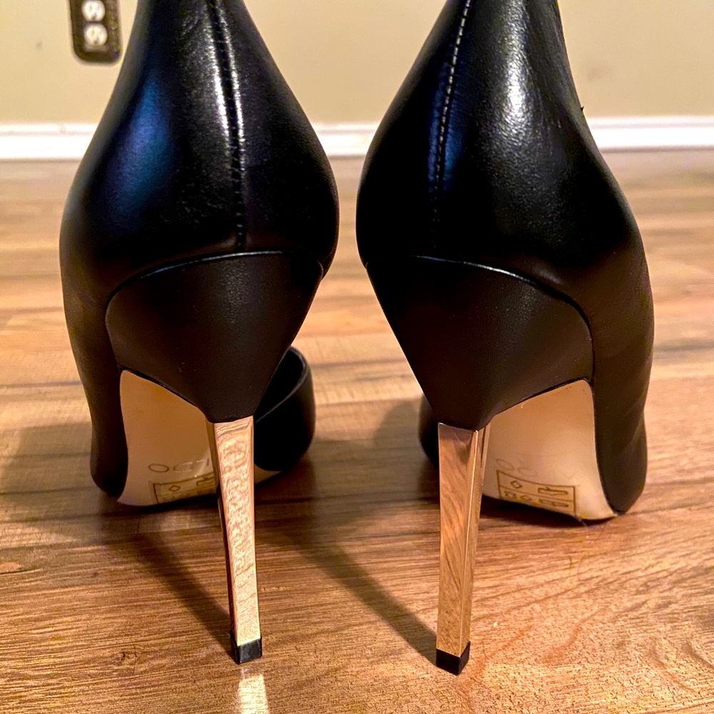 Black leather pumps - Picture 2 of 6